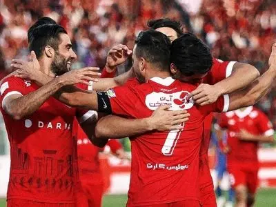 پیروزی پرگل پرسپولیس با اوسمار/ بازگشت به جمع مدعیان با عبور از استقلال خوزستان