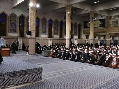 Supreme Leader receives people from Qom Prov.