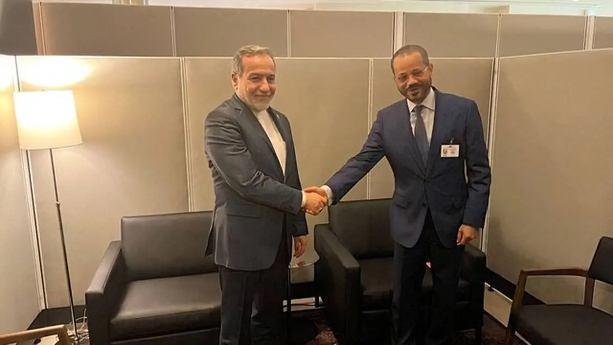 عراقجي للبوسعيدي: على الغرب رفع العقوبات الجائرة ونحذر من عواقب سوء التقدير في الملف النووي