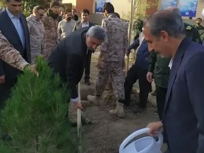 طرح مردمی کاشت یک میلیارد درخت در همدان آغاز شد