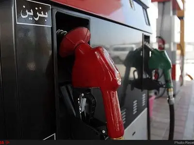 فقط بخشی از جامعه از یارانه بنزین استفاده می‌کنند/ قیمت پایین سوخت انگیزه قاچاق و قانون‌گریزی را ایجاد می‌کند