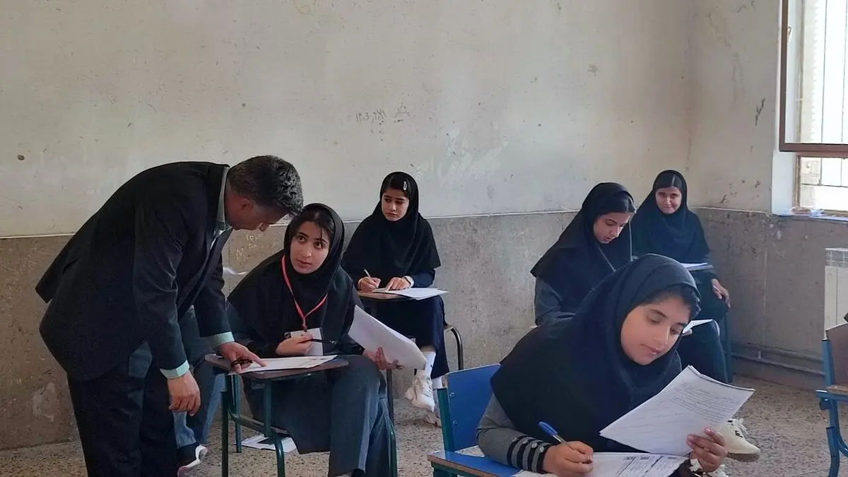 امتحانات نهایی دانش آموزان با فاصله ۱۵ روز بعد از صدور مجوز برگزار می شود