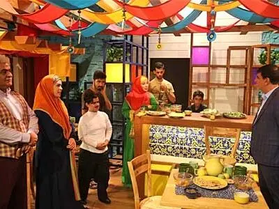 دیدار شهردار منطقه۲۲ تهران با عوامل مجموعه «محله گل و بلبل»