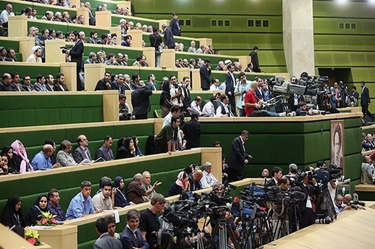 اعضای فراکسیون زنان از خبرنگاران پارلمانی تقدیر کردند /حضور جمعی دیگر نمایندگان در جایگاه خبرنگاران مجلس