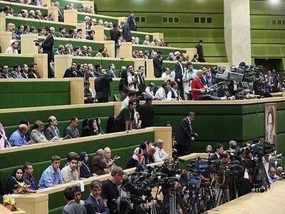 اعضای فراکسیون زنان از خبرنگاران پارلمانی تقدیر کردند /حضور جمعی دیگر نمایندگان در جایگاه خبرنگاران مجلس