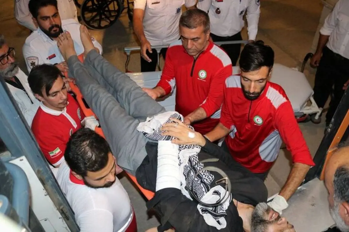 انتقال ۱۵ مصدوم سانحه واژگونی اتوبوس زائران ایرانی در عراق از مرز خسروی به مراکز درمانی کشور