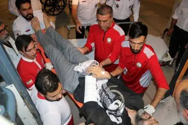 انتقال ۱۵ مصدوم سانحه واژگونی اتوبوس زائران ایرانی در عراق از مرز خسروی به مراکز درمانی کشور