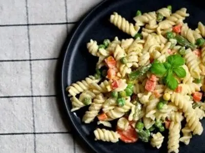 طرز تهیه سالاد ماکارونی ایتالیایی خوشمزه و مجلسی