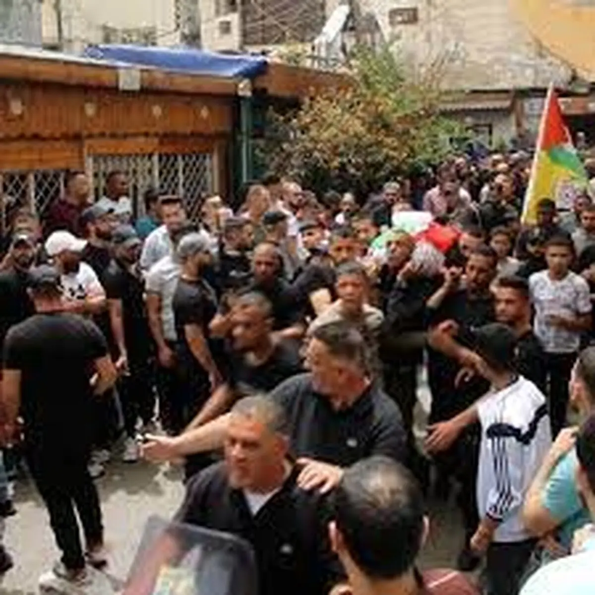 شهادت و زخمی شدن ۵ فلسطینی در پی یورش نظامیان صهیونیستی به دو اردوگاه در نابلس