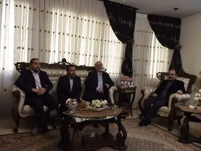 نگاه ما به خانواده‌های شهدا ابزاری و جناحی نیست/ نگاه‌های زاویه‌دار را باید حذف کرد