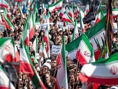 المدن الایرانیة تشهد تظاهرات حاشدة استنکارا لجریمة شیراز