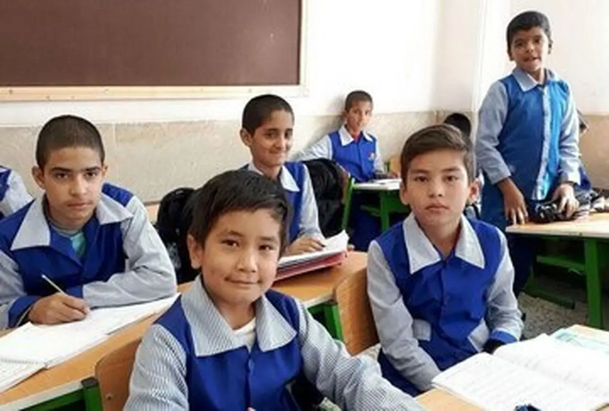 تعداد دانشآموزان افغان در شهر تهران و حومه پایتخت که در مدارس دولتی درس میخوانند چند نفر است؟