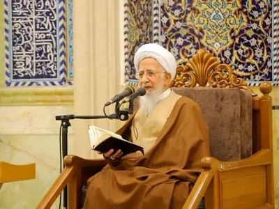 خدای سبحان با یک مشت شن مسأله طبس را حل کرد