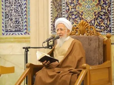 خدای سبحان با یک مشت شن مسأله طبس را حل کرد