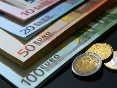 Dollar hits six-week low as focus turns to Powell