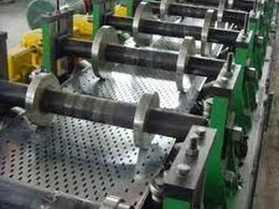 معافیت گمرکی 6.4 میلیون یورویی واردات ماشین‌آلات صنعتی