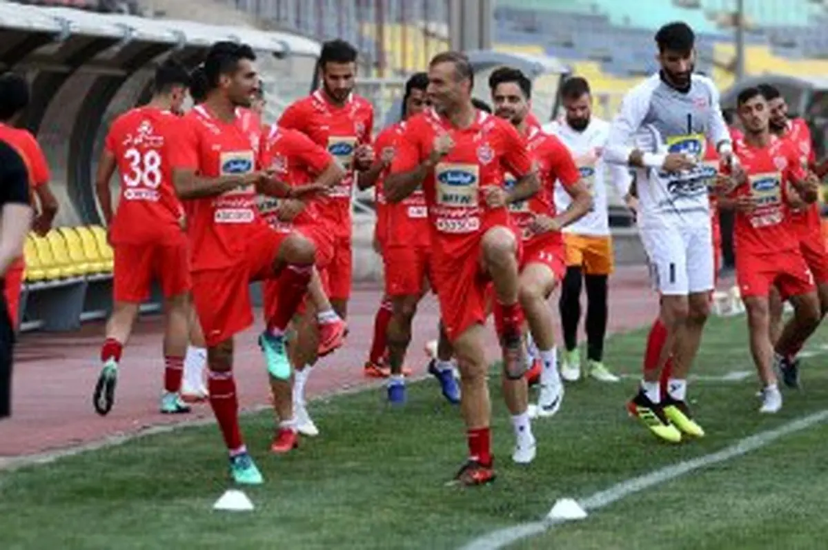 پرسپولیس بعد از بازی با صنعت نفت در آبادان می‌ماند