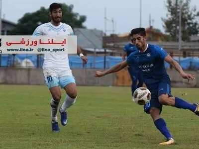 هافبک خلاق گل گهر به بازی با پرسپولیس رسید