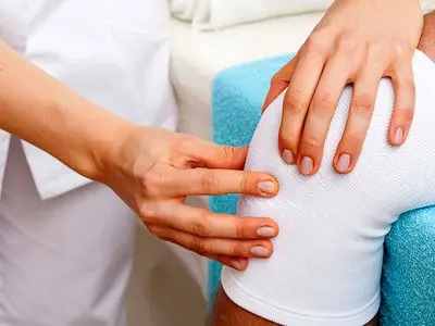 پارگی رباط صلیبی قدامی زانو؛ علائم و درمان کشیدگی و پارگی