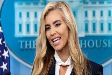 ترامپ پیش از خروج سخنگوی کاخ سفید چه درخواستی از او کرد؟