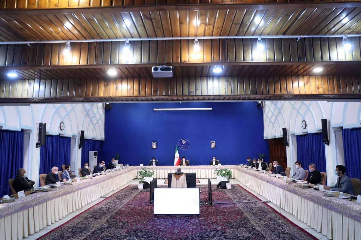 استانداران پیگیر تسهیل مجوزهای صدور ساخت مسکن باشند/ جلوگیری از سوء استفاده سوداگران در توزیع امکانات برای مردم