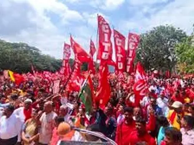  کارگران و دهقانان در یک اعتصاب گسترده متحد شدند