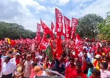  کارگران و دهقانان در یک اعتصاب گسترده متحد شدند