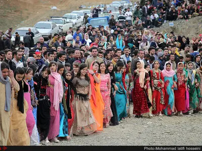 نوروز کردی را غرق در رنگ و نشاط جشن بگیرید