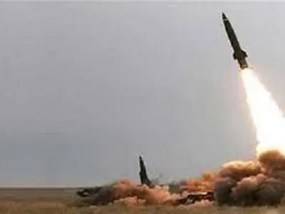 حمله موشکی نیروهای یمنی به شهر نفتی «ینبع»