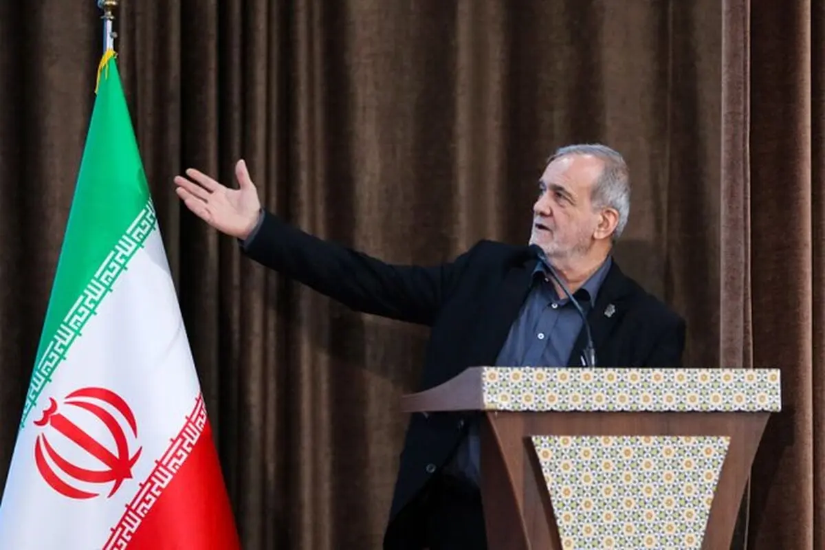 با آغوش باز از هر کس که راهکار عملی برای حل مشکلات دارد استقبال می‌کنیم