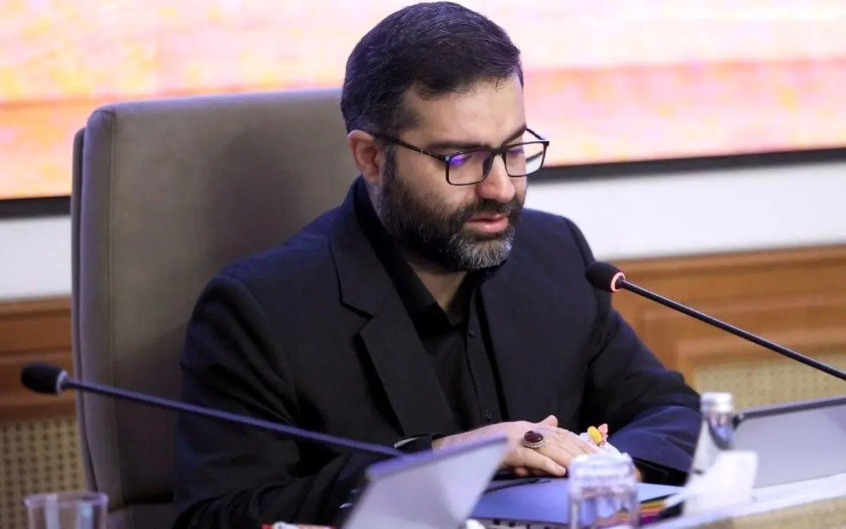 امروز کشورمان دوگانه «وطن فروشی» و «وطن پرستی» را تجربه می‌کند