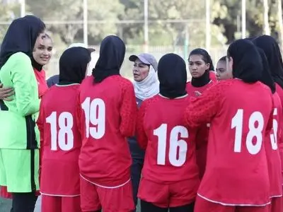 مهینی: دیدارهای دوستانه با حریفان بزرگتر ما را برای شرایط مسابقه آماده می‌کند