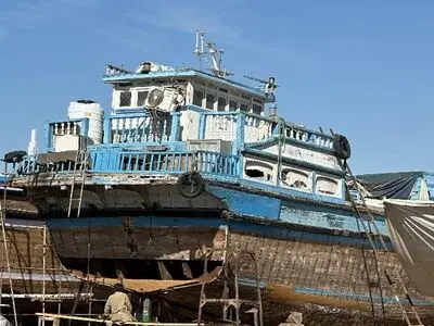 کمین ۳ میلیارد تومانی امارات و قطر برای تصاحب میراث دریانوردی ایران/ هجوم کشورهای عرب حاشیه خلیج فارس برای خرید لنج‌های چوبی ایران
