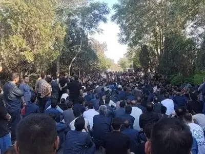 انعقاد یک توافقنامه در آلومینیوم اراک/ کارگران: باید ببینیم به تعهدات عمل می‌شود یا نه!