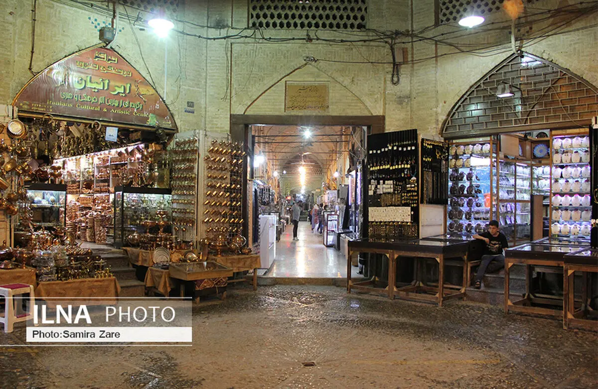 باد پاییزی بر تن بازار شیراز/ قطعی اینترنت فعالیت بعضی صنوف را به کما برد/سردی بازار طلا در روزهای گذشته