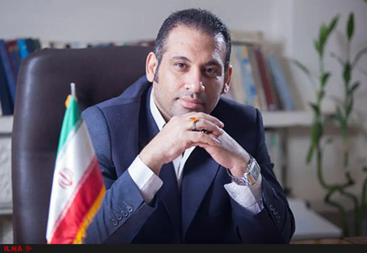 ربیعی برای گسترش فعالیت انجمن‌های رسانه‌ای، همکاری کاملی کرده/استیضاح در چنین شرایطی، آب به آسیاب دشمن ریختن است