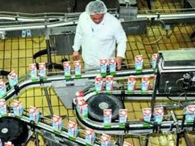 تداوم فعالیت۵۰۰ واحد تولیدی مواد غذایی در آذربایجان‌شرقی بدون تعطیلی