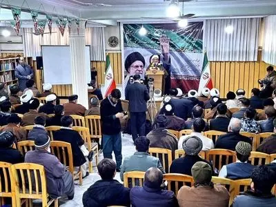 خاندان پهلوی باطل است/ پشتیبان امام خامنه‌ای هستیم