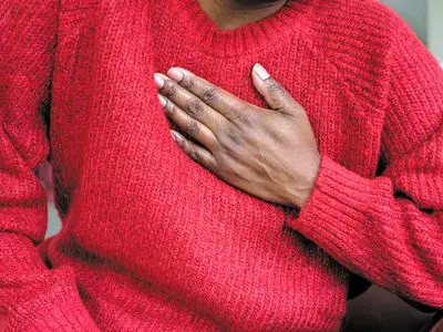 سوزش سر دل چیست و چه احساسی دارد؟