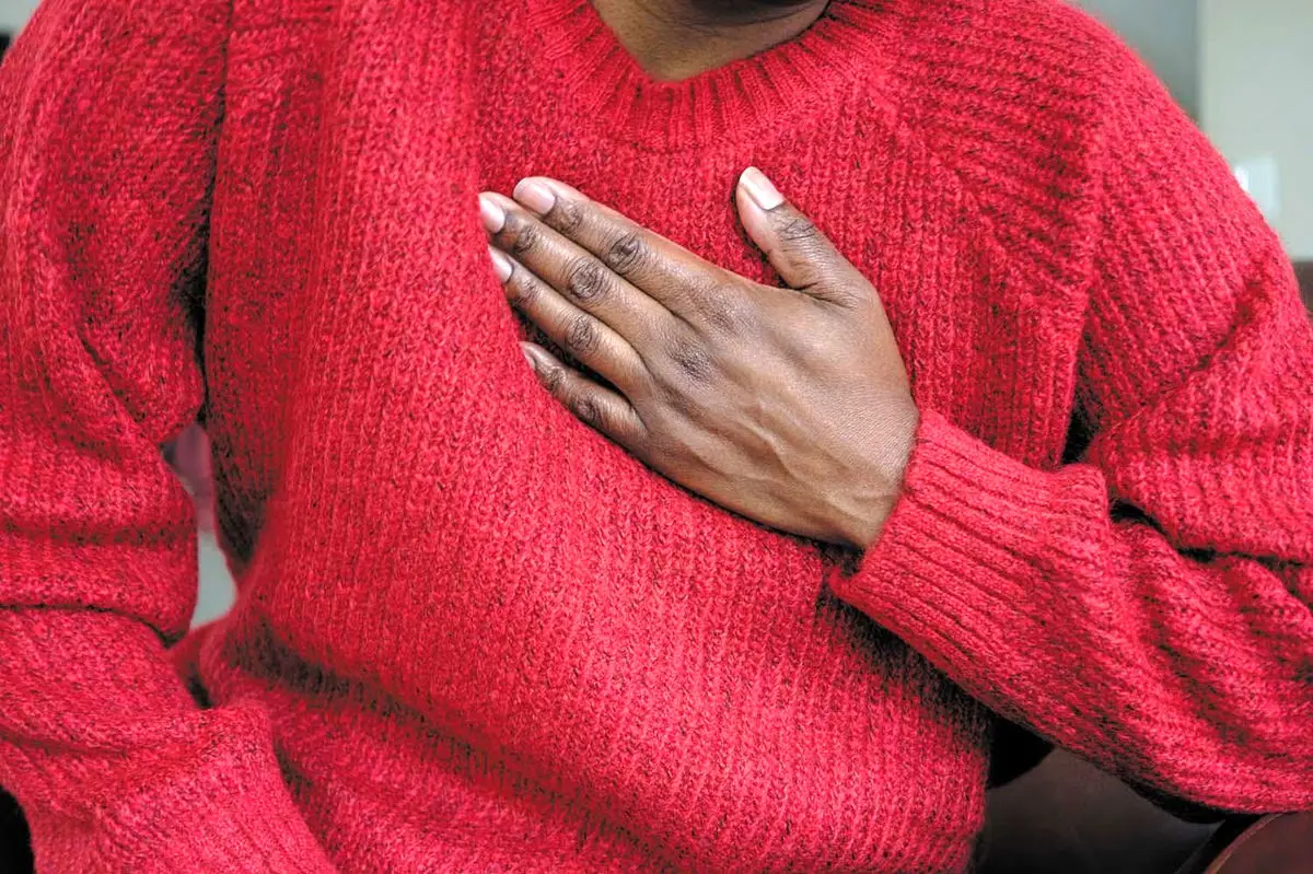 سوزش سر دل چیست و چه احساسی دارد؟