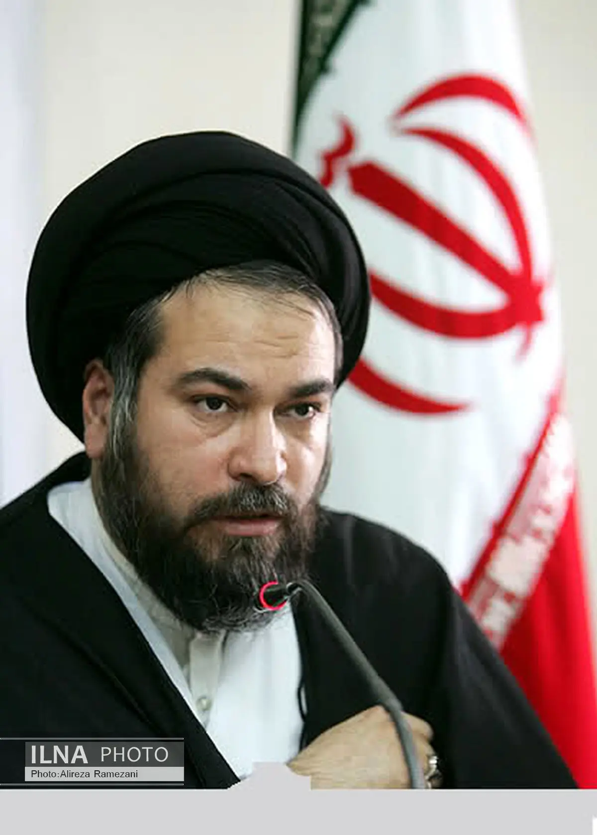 نماینده ولی‌فقیه در  امور کشورهای حوزه خلیج‌فارس کاندیدای مجلس‌خبرگان شد