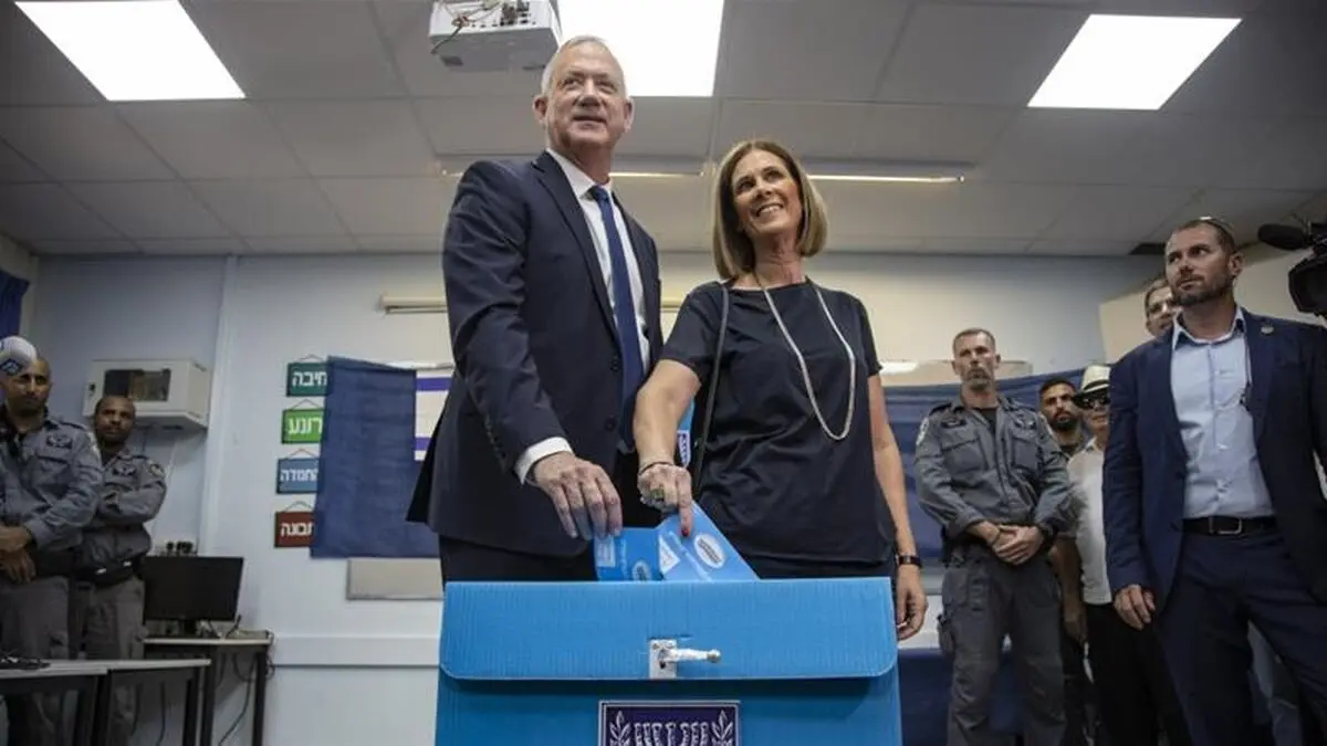 Israel election: Exit polls show Netanyahu trails rival Gantz