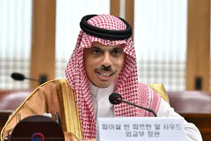 گفت‌وگوی بن فرحان با همتایان قطری و مصری