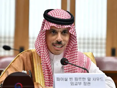 گفت‌وگوی بن فرحان با همتایان قطری و مصری