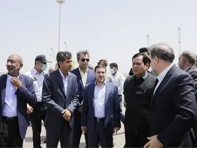 وزیر الملاحة الهندي یزور میناء"تشابهار" الایراني