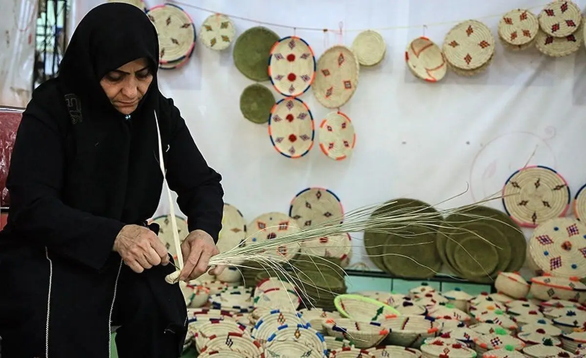 نمایشگاه و فروشگاه صنایع‌دستی بانوان کارآفرین در مشهد برگزار شد