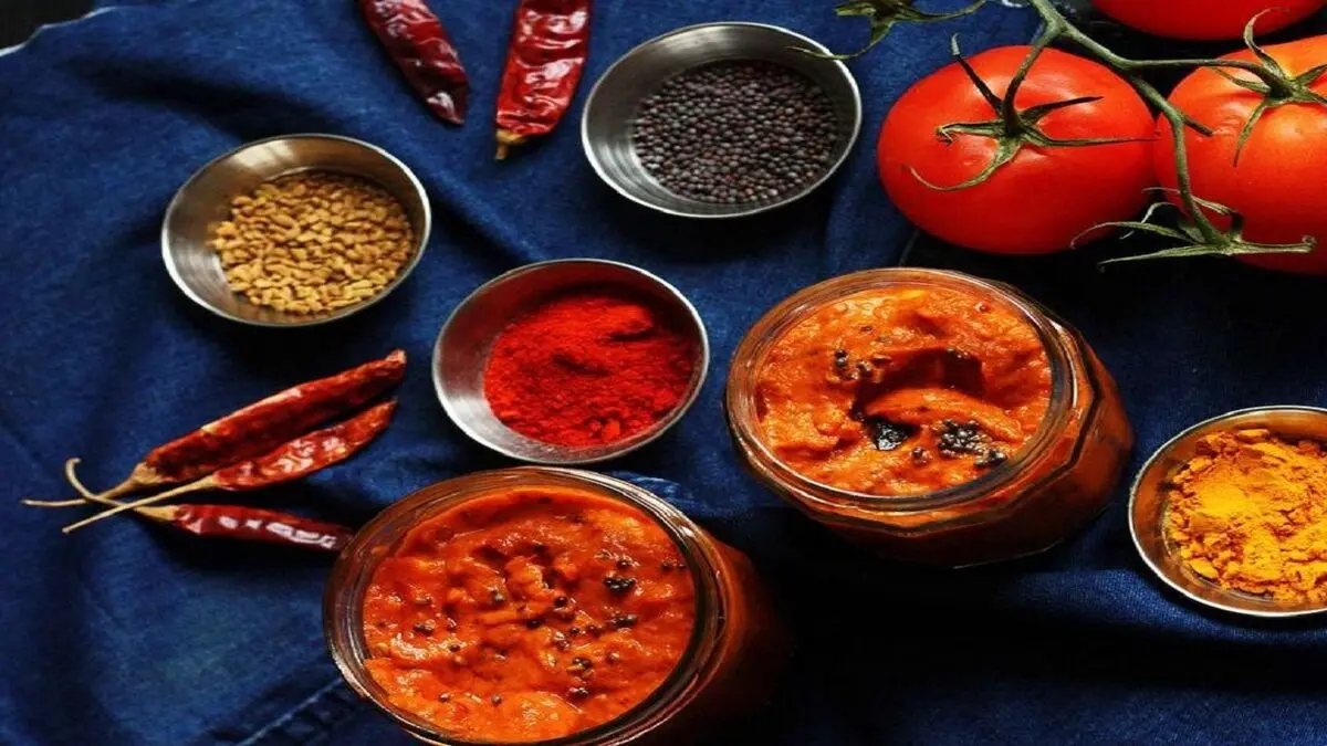 ترشی گوجه فرنگی هندی تند و خوشمزه 