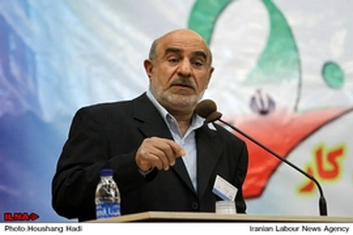 نباید کسانی که کار حزبی می‌کنند٬ با درگیری و حصر مواجه شوند