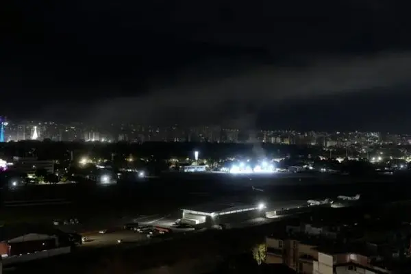 تصعيد مفاجئ.. مسؤول أمريكي يؤكد شن ضربات جوية داخل فنزويلا