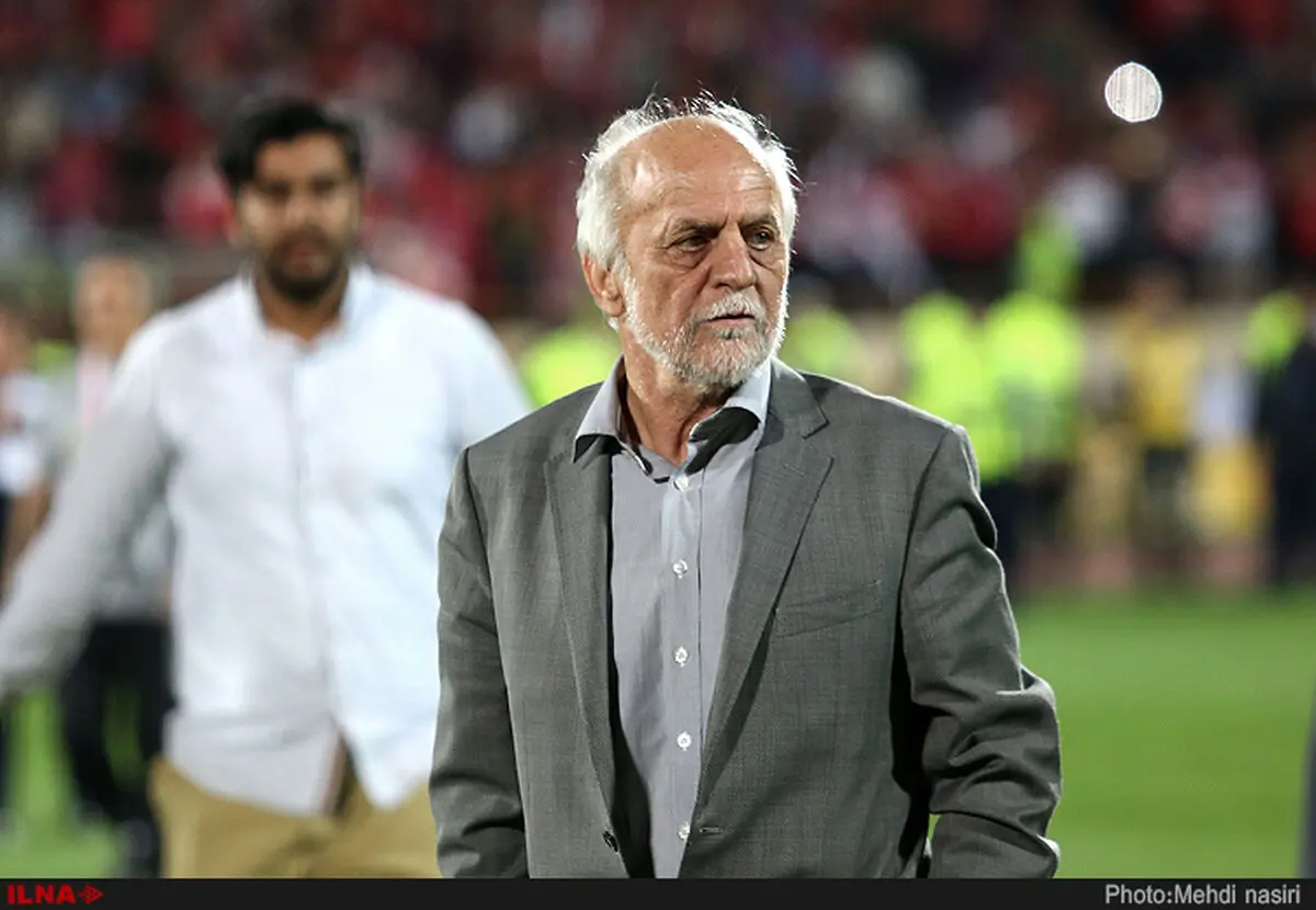 هواداران در هر صورت باید پشتیبان پرسپولیس باشند/ آقای زنوزی پرسپولیس اصالتش را با حرف به دست نیاورده تا با حرف شما از دستش بدهد